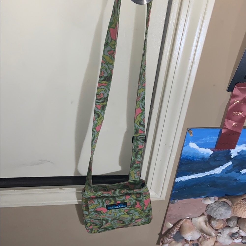 Flowered carry on bag